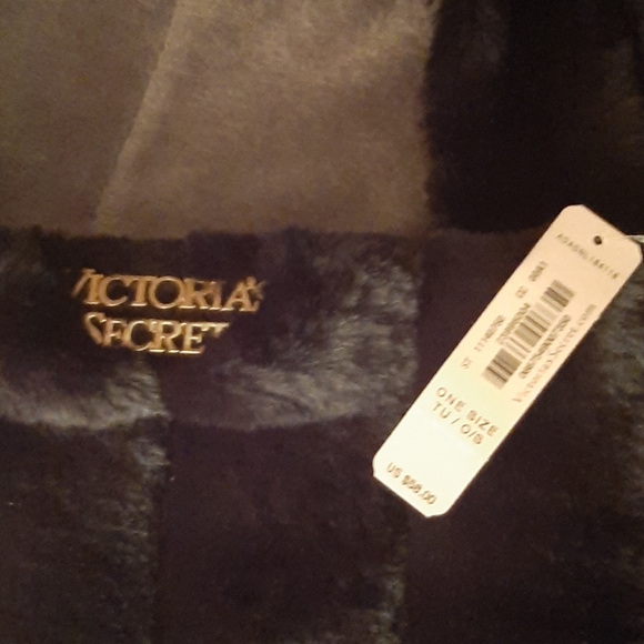 Victoria's secret black fuzzy bag NWT - Picture 2 of 3